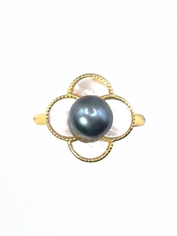 7 – 8 mm Black Mother of Pearl Flower Shaped Ring