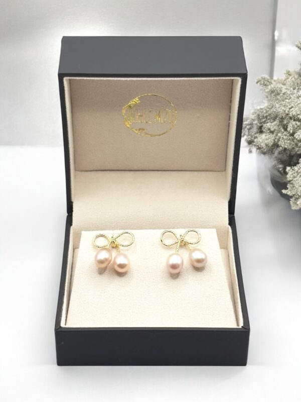 7 – 8 mm Champagne Pearl Bow Stud Earrings