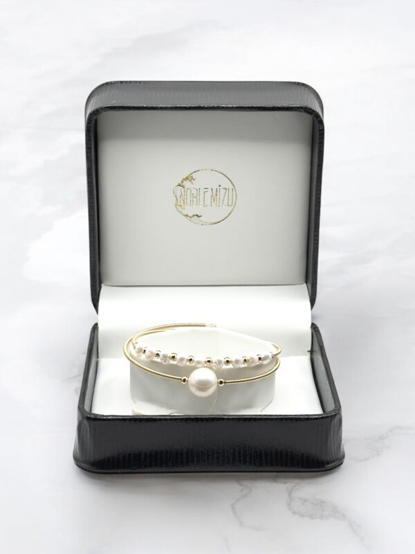 10 – 11 mm White Color Loop Pearl Gold Plated Bangle