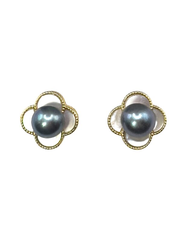 7 – 8 mm Black Mother of Pearl Flower Shaped Earrings