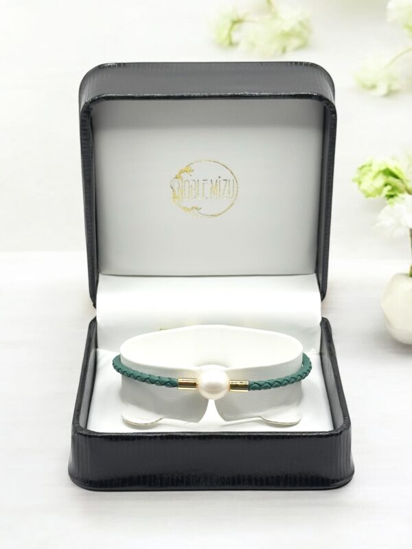 11 – 12 mm White Pearl Green Leather Strap Bracelet