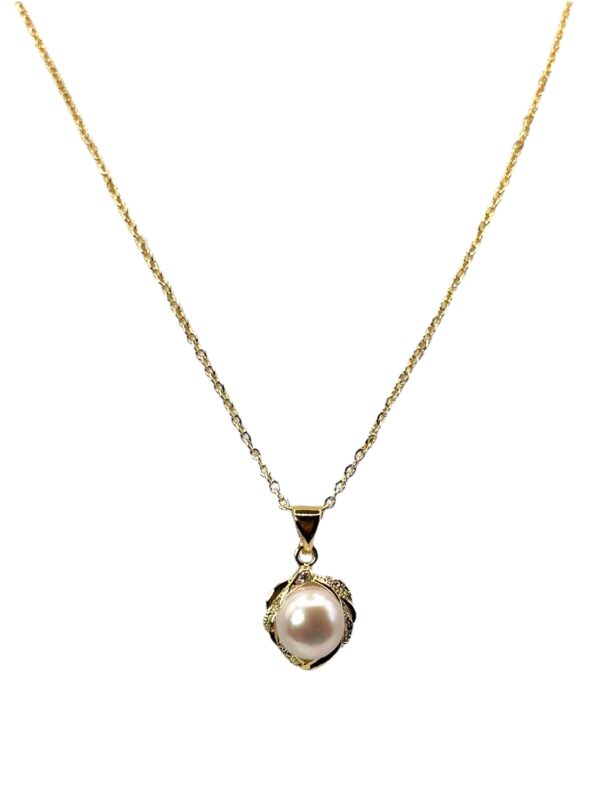8 – 9 mm Champagne Leaf Shaped Pendant Necklace