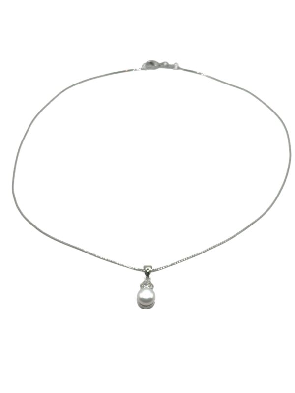 7 – 8 mm White with Crystal Pendant Necklace