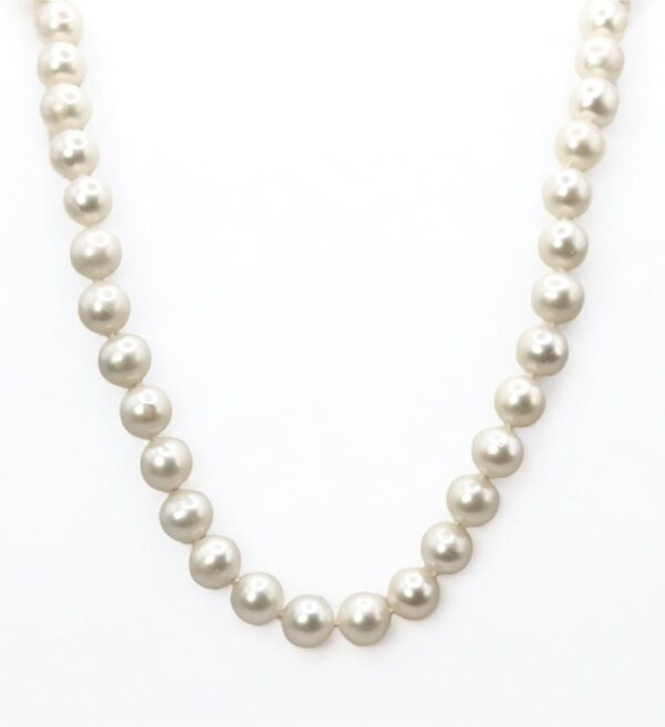 8 – 9 mm White Pearl Necklace Strand
