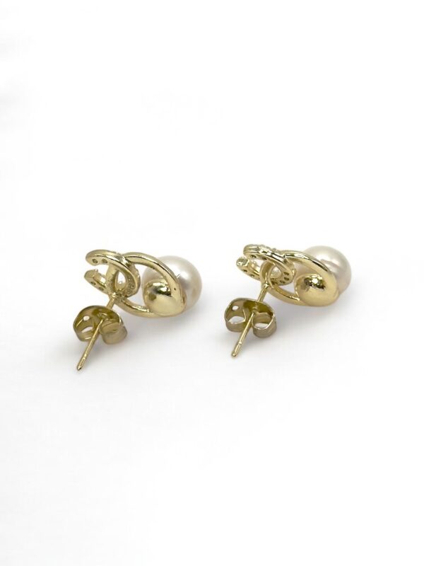 7 – 8 mm White Pearl Gold Plated Horseshoe Shaped Stud Earrings