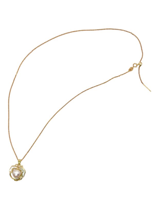 9 mm White Pearl Flower Shaped Pendant Necklace