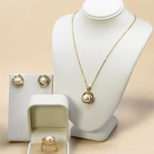 9 – 10 mm White Pearl Set Fan Shaped