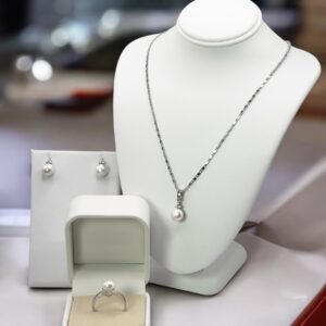 8 mm White Pearl Mini-Flower Shaped Set