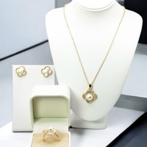 7 – 8 mm White Pearl Flower Shaped Set